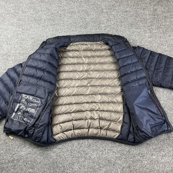 Tumi Black Puffer Jacket Full Zip Lightweight Quilted Design With Zippered Pocke - Picture 5 of 11